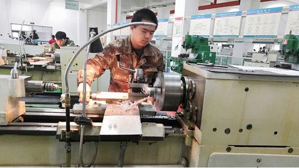 產(chǎn)學(xué)研結(jié)合，促進精密機械零件加工發(fā)展